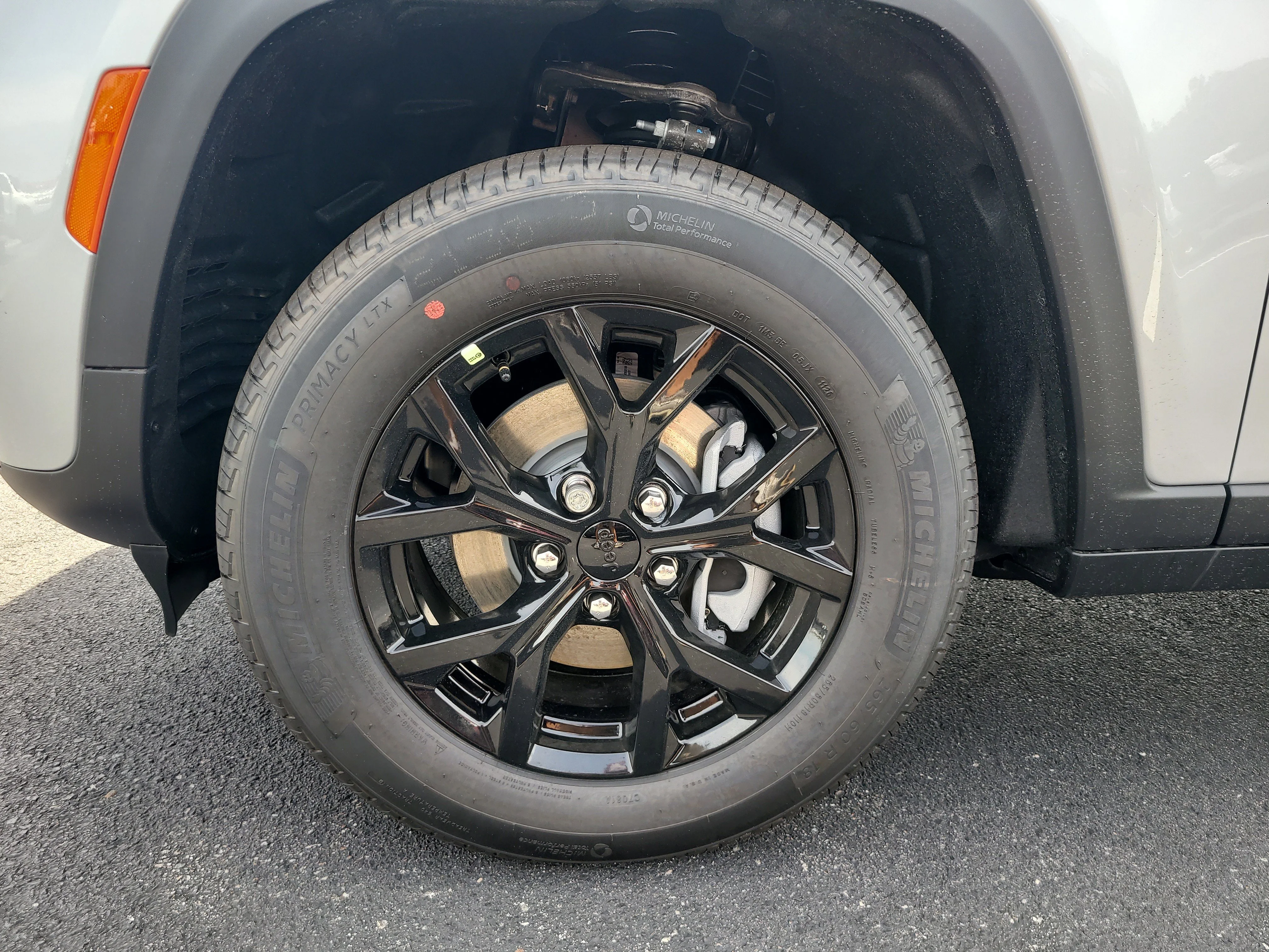 New 2026 Silver Zynith Jeep Laredo Altitude image 10