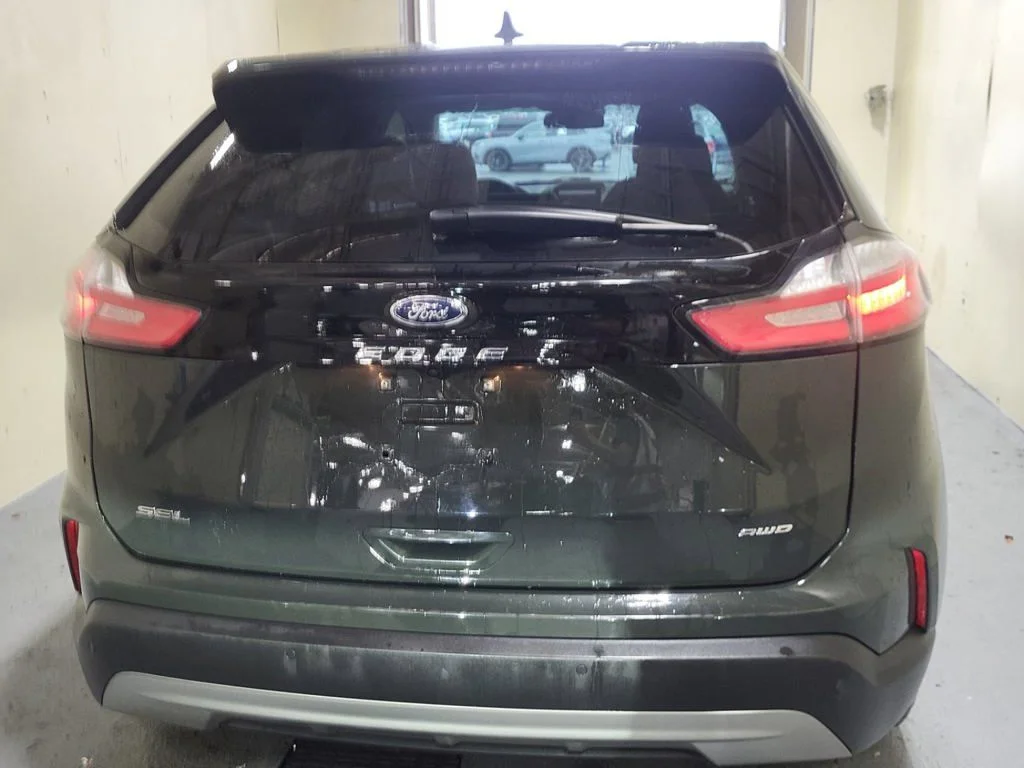 Used 2024 Green Ford SEL image 9