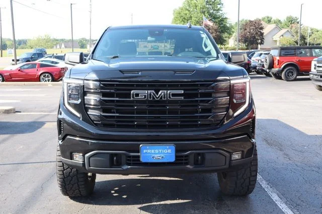 Used 2022 Black GMC Elevation image 11