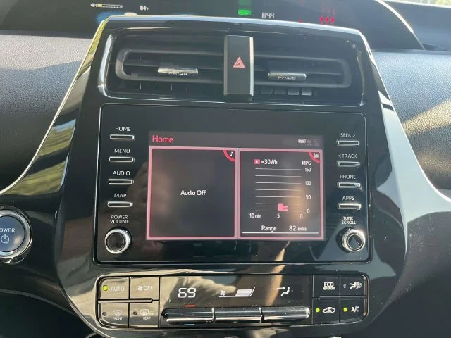 Used 2020 Red Toyota LE image 27