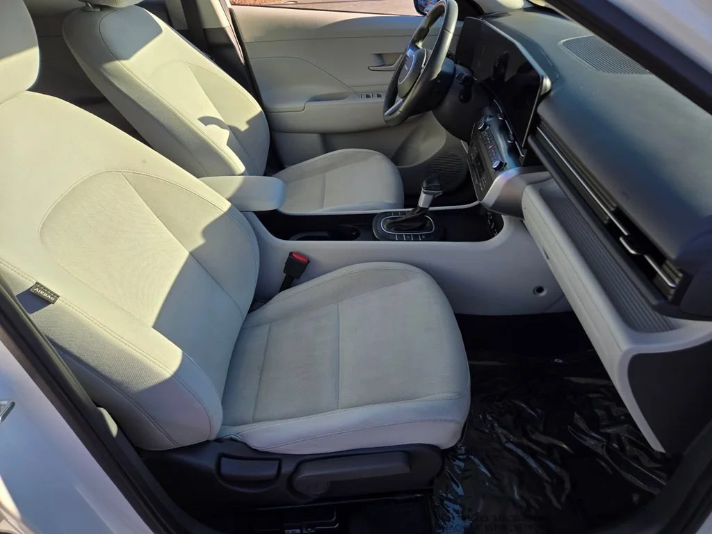 Used 2024 Atlas White Hyundai SEL image 15