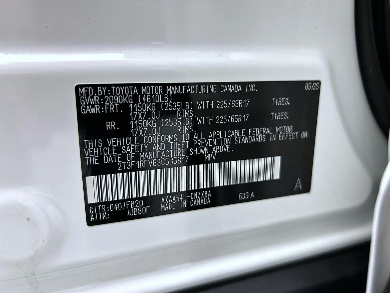 Used 2025 White Toyota LE image 25