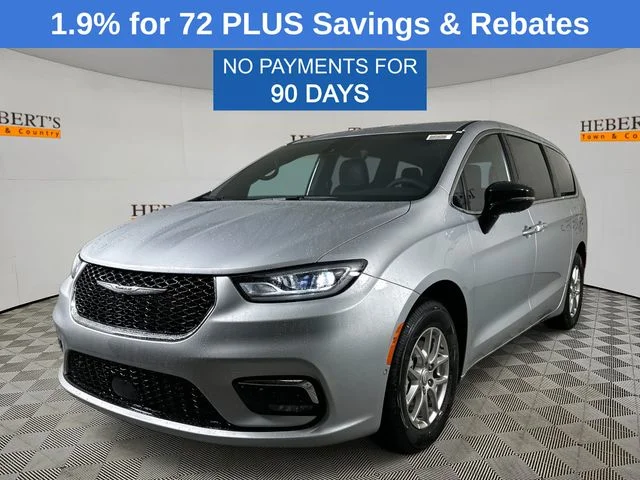 2026 Chrysler Pacifica Select's photo