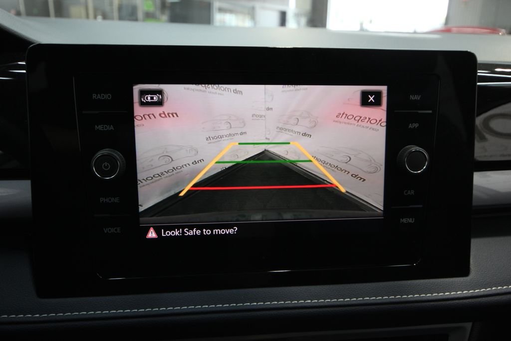 2025 Volkswagen Taos SEL - Photo 25