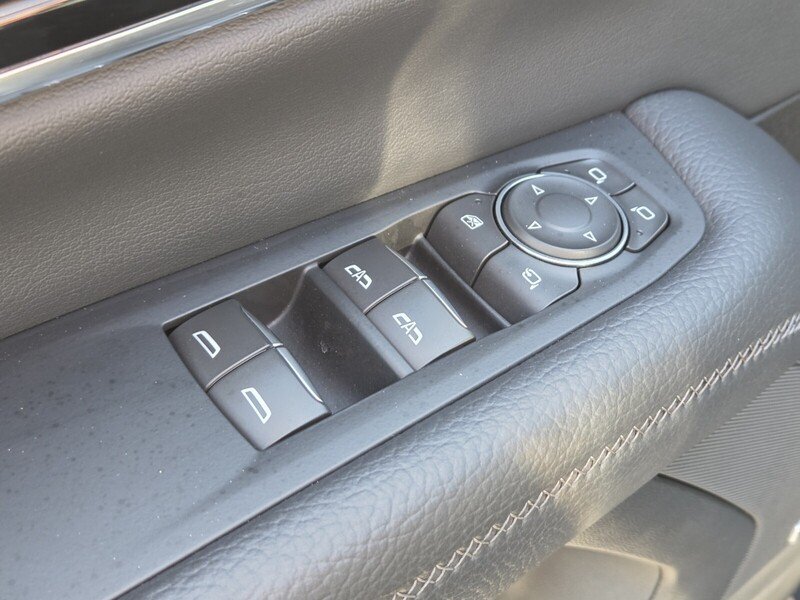 Used 2025 Black GMC Denali image 25