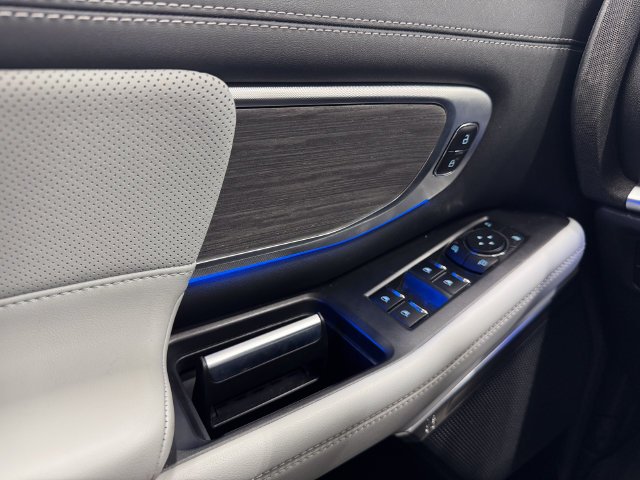 Used 2025 Dark Matter Gray Metallic Ford Platinum image 38