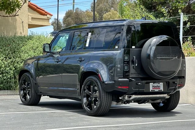 New 2026 Carpathian Grey Land Rover X-Dynamic SE image 3