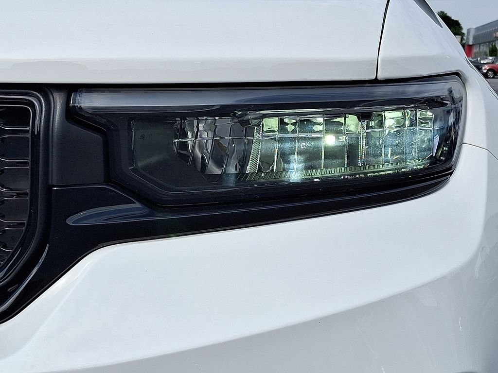 Used 2023 White Jeep Altitude X image 10