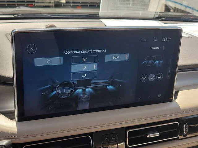 Used 2022 Blue Lincoln Standard image 25