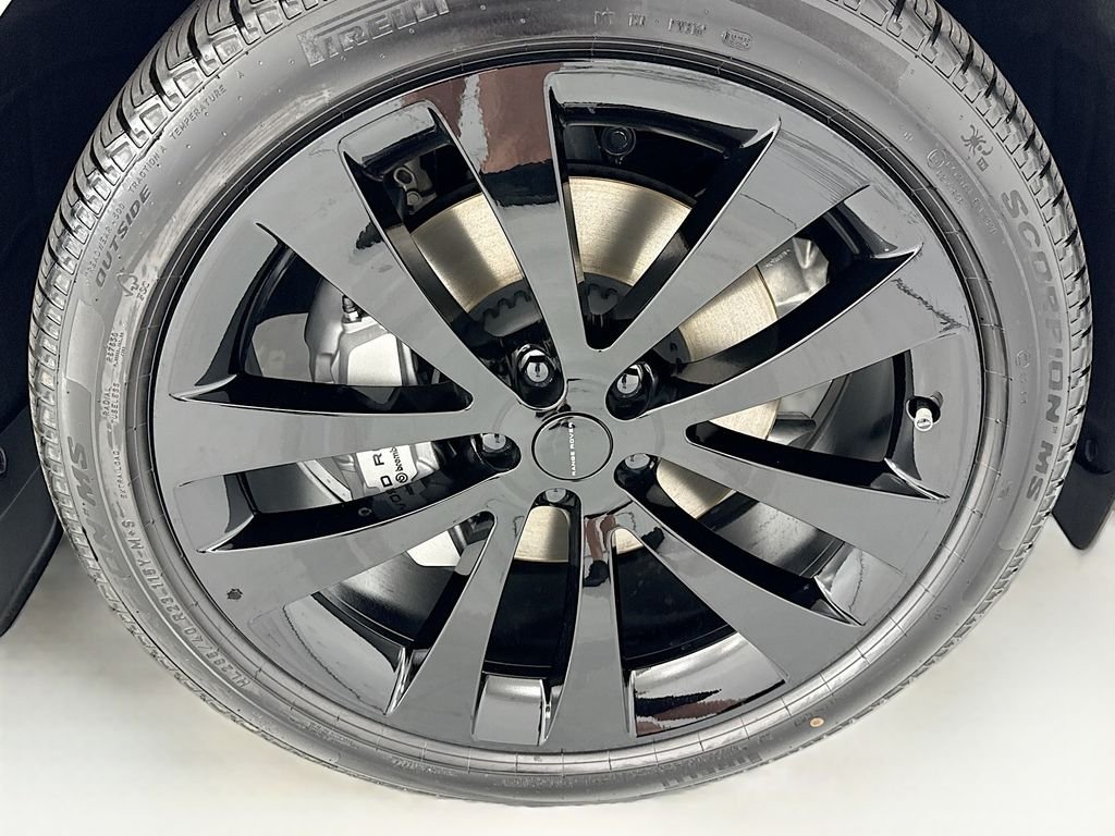 New 2026 Borasco Grey Land Rover SE image 31