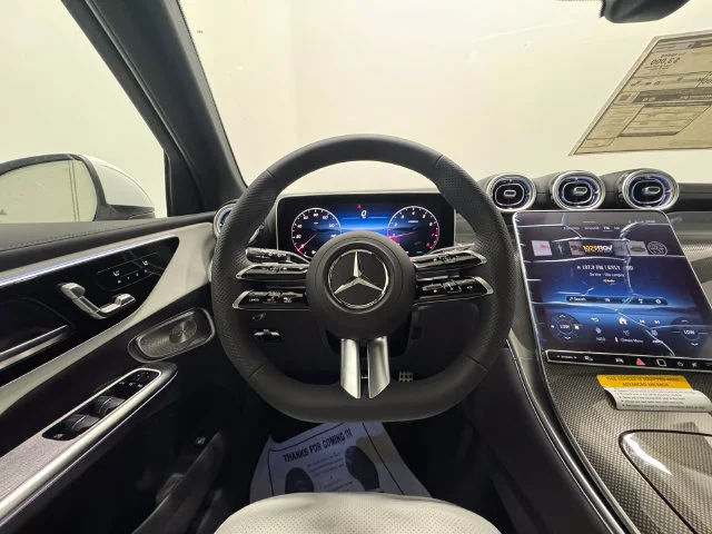 New 2026 MANUFAKTUR Moonlight Whit Mercedes-Benz GLC 300 image 21