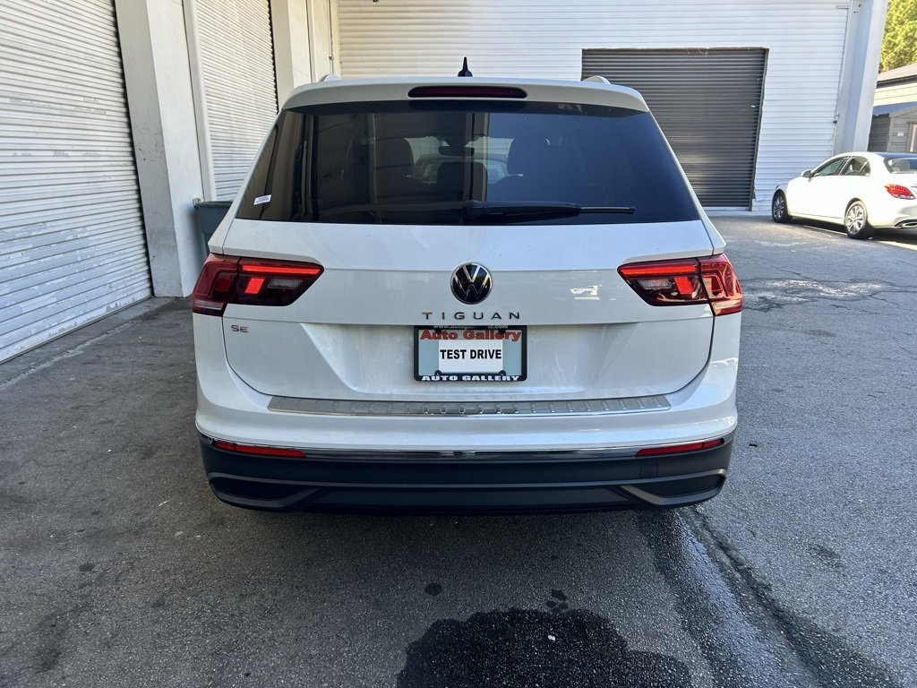 2023 Volkswagen Tiguan SE photo 3