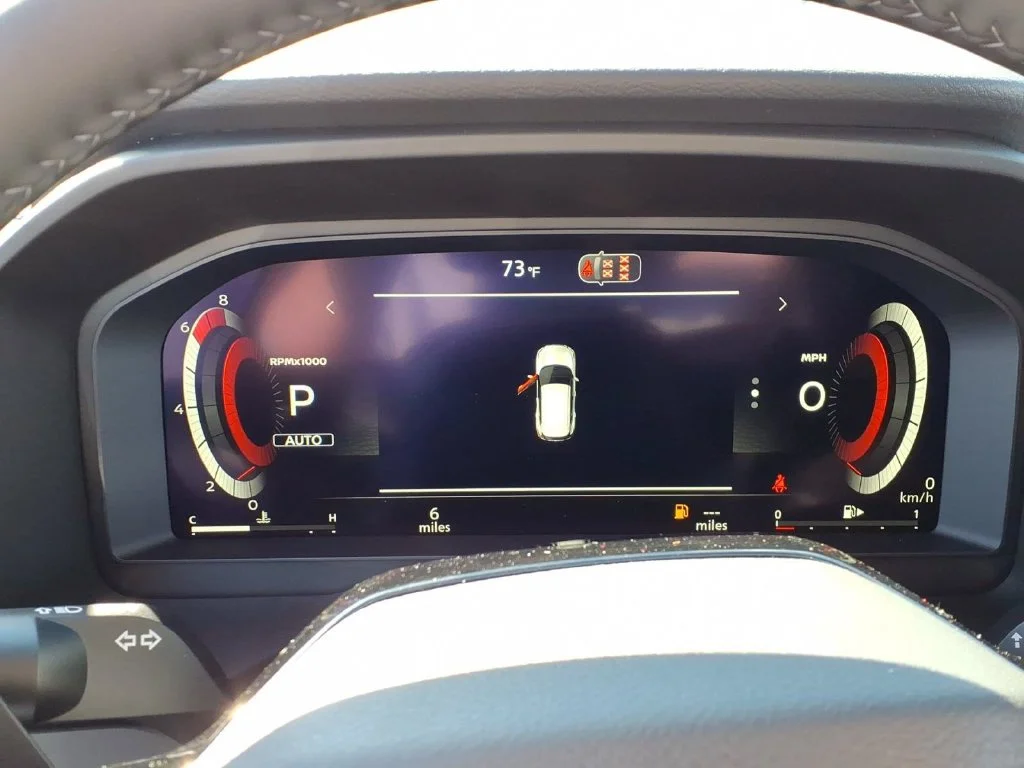 New 2026 Boulder Gray Pearl / Super Black Two-tone Nissan Platinum image 20