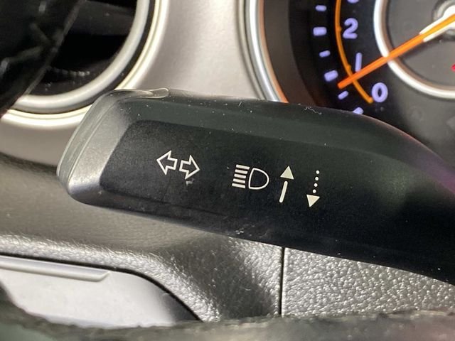 Used 2018 Gray Jeep Sport S image 19