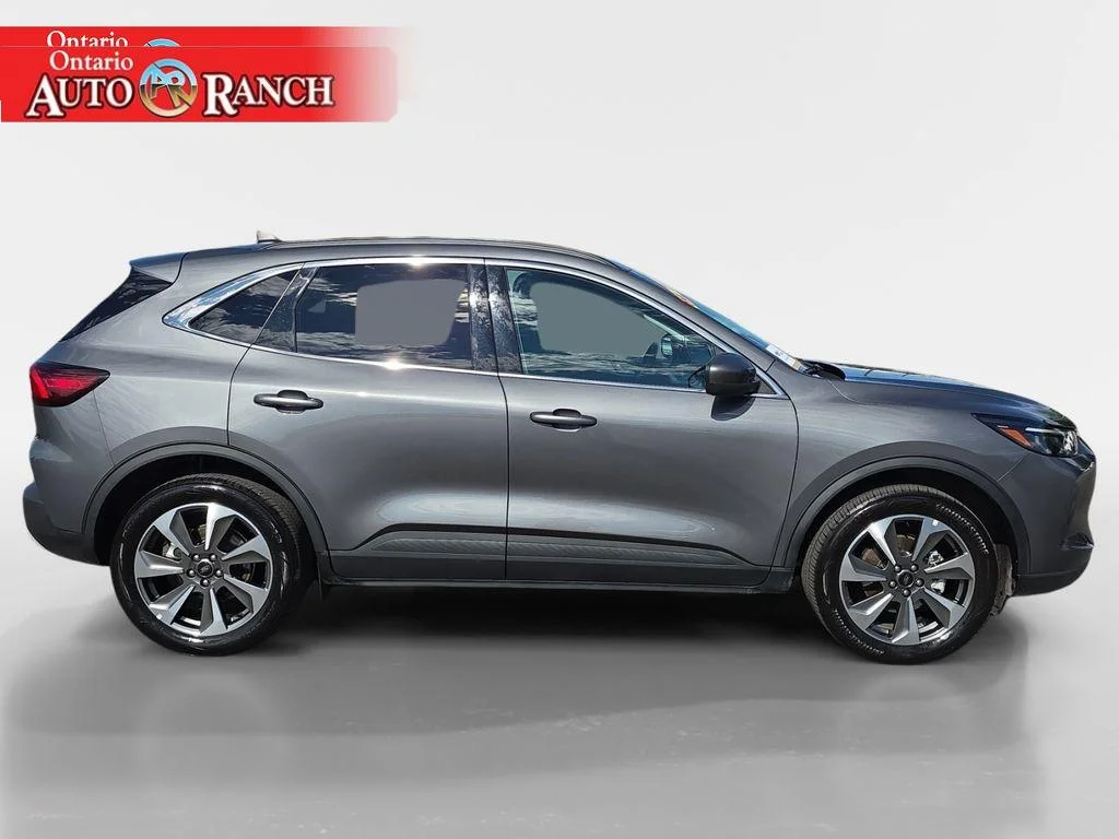 Used 2025 Carbonized Grey Metallic Ford Platinum image 6