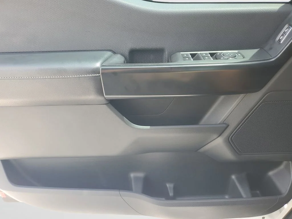 Used 2021 White Ford XL image 18
