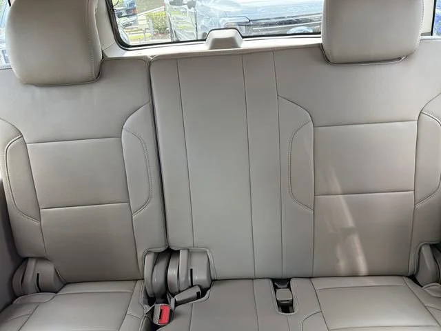 Used 2019 PEPPERDUST METALLIC GMC SLT Standard Edition image 19