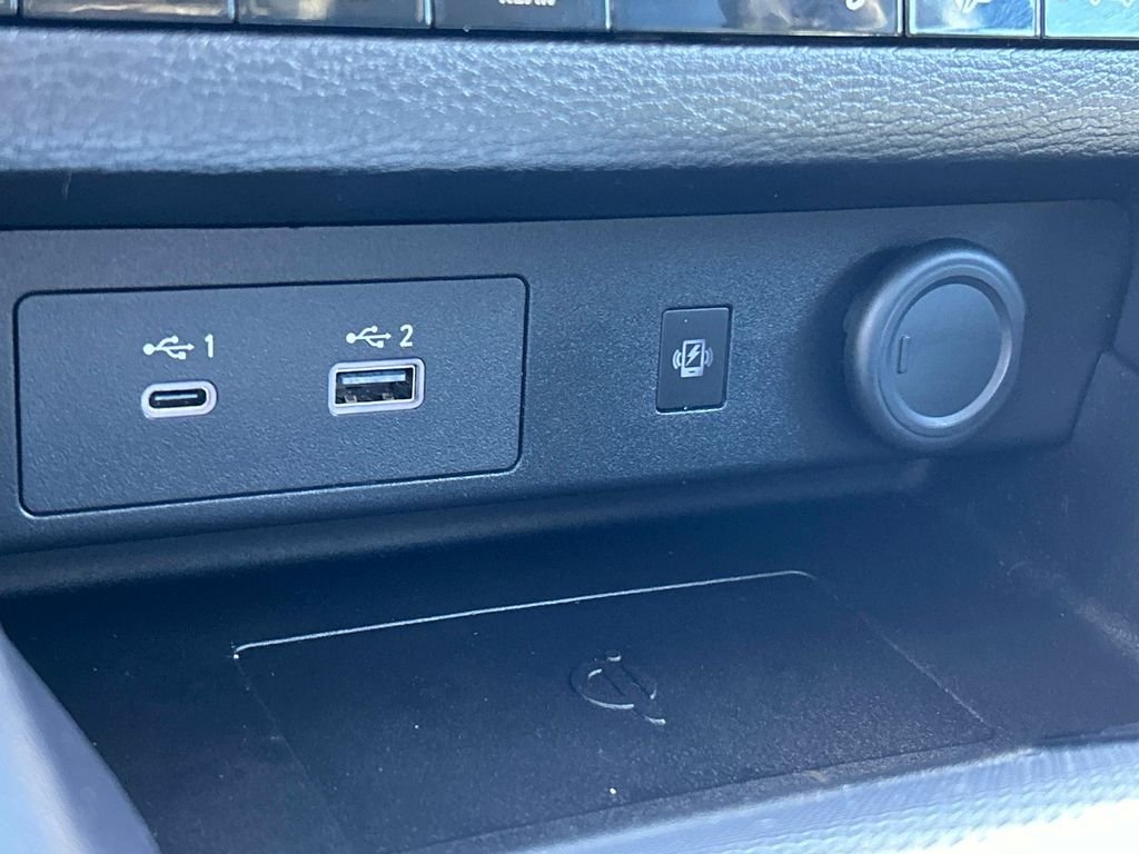 Used 2025 Silver Mitsubishi SEL image 28