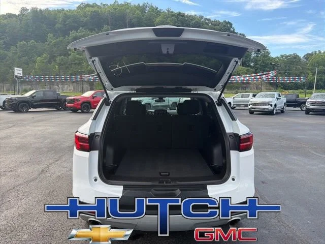 Used 2025 Summit White Chevrolet 2LT image 15