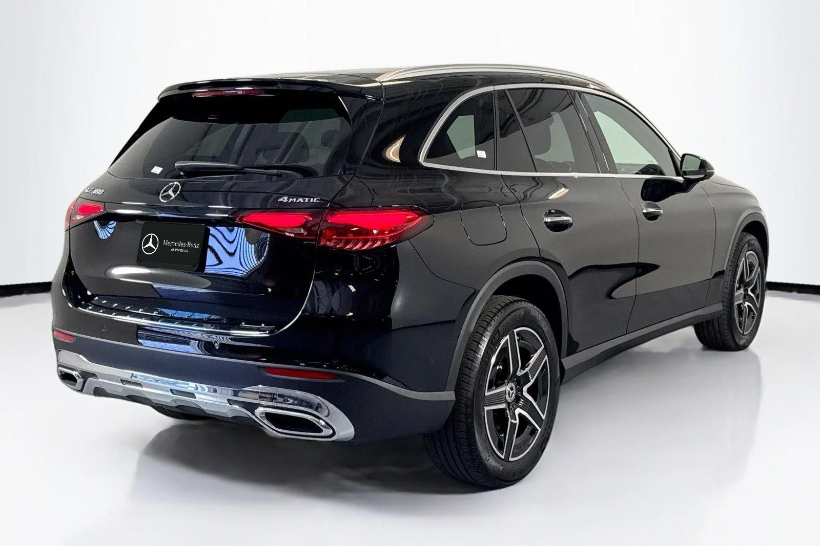 Used 2026 Black Mercedes-Benz GLC 300 image 5