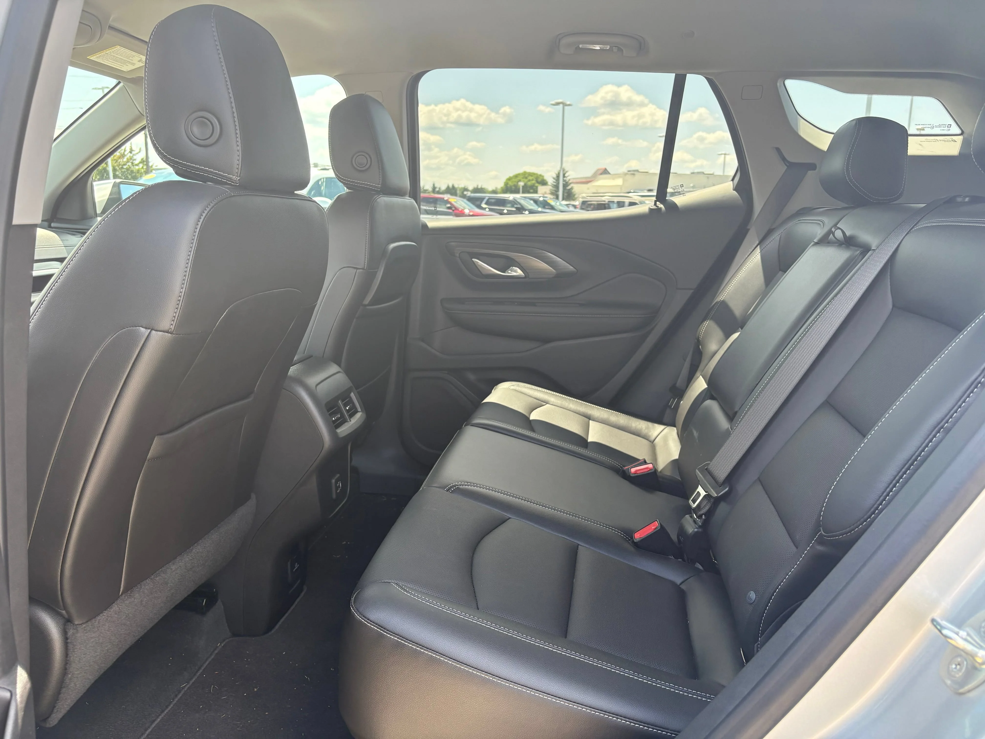 Used 2022 QUICKSILVER METALLIC GMC SLT image 17