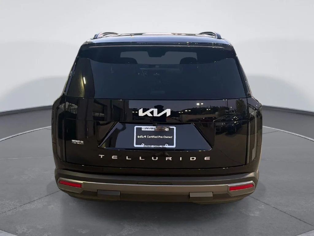 Used 2027 Black Kia S image 6