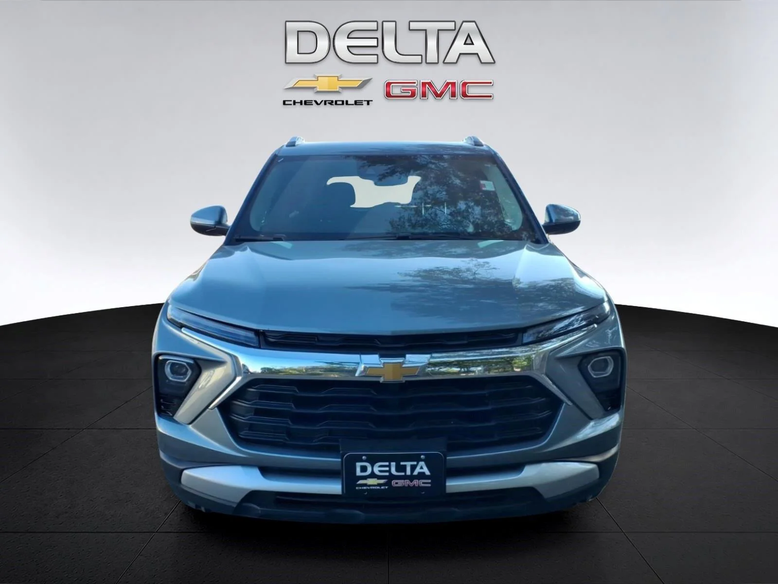 Used 2025 Sterling Gray Metallic Chevrolet LT image 8