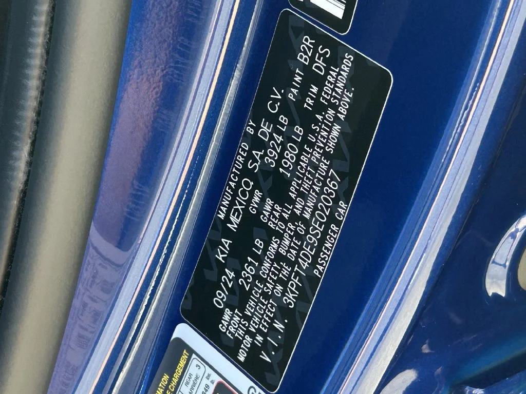 Used 2025 Deep Sea Blue Kia LXS image 30