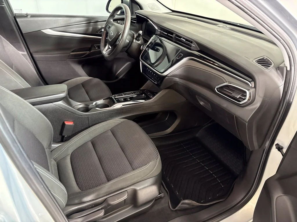Used 2023 Silver Chevrolet LT image 20