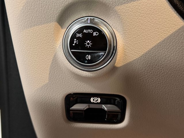 Certified Used 2023  Mercedes-Benz C 300 image 18