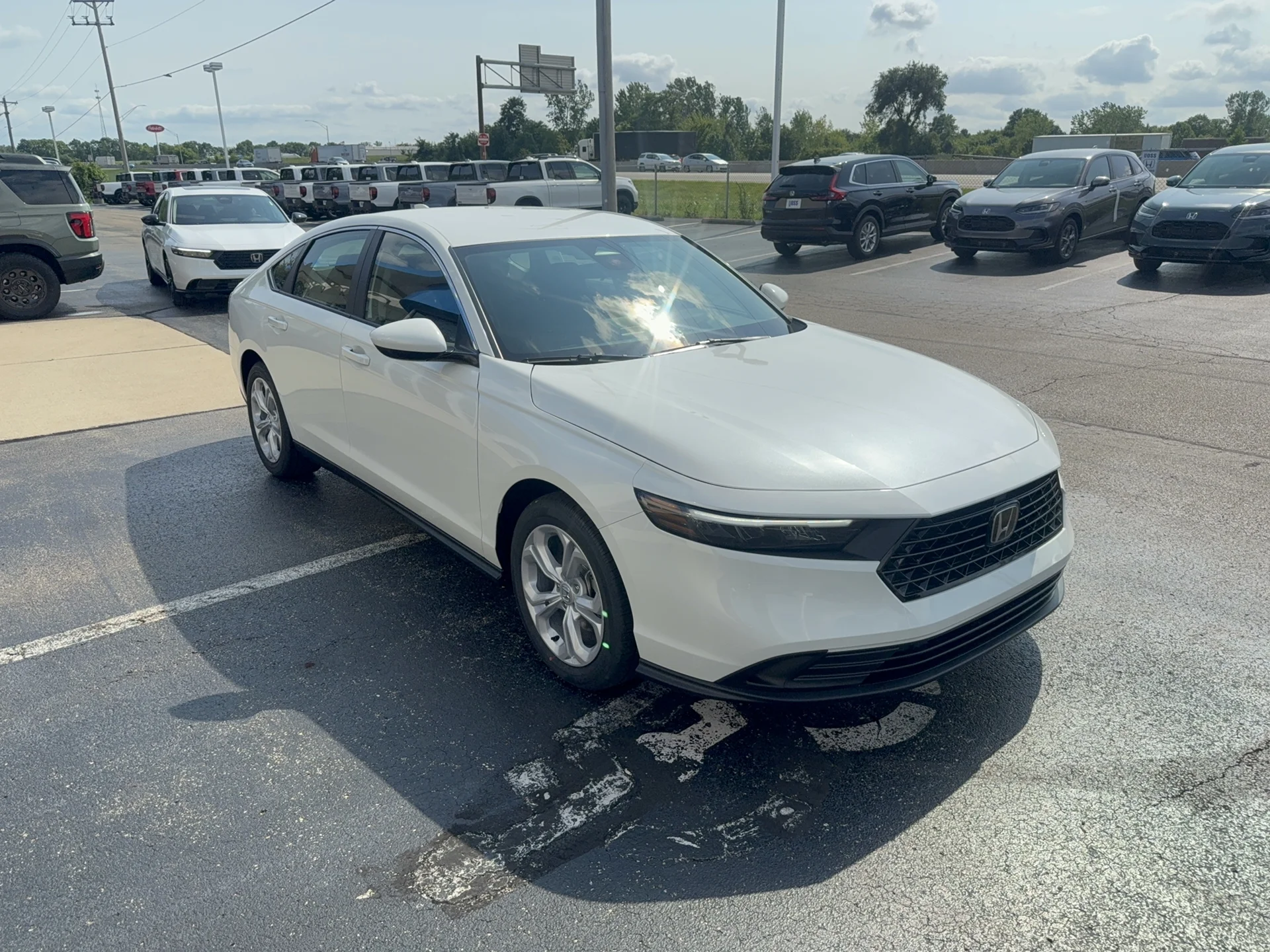 New 2026 Platinum White Pearl Honda LX image 3