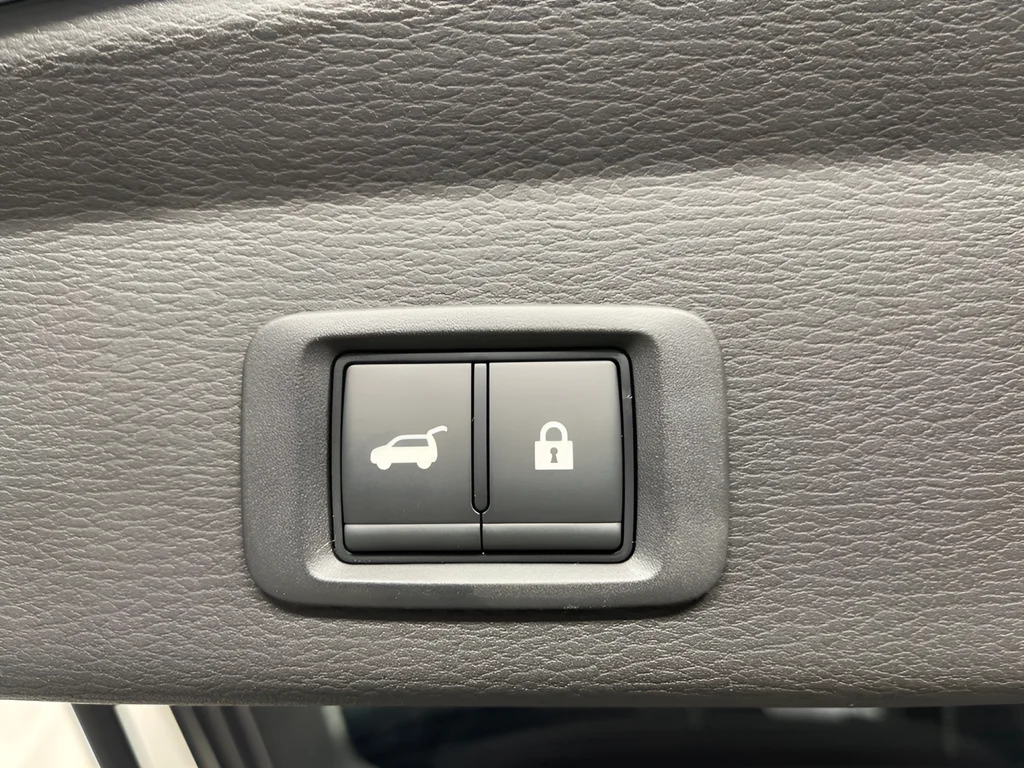 New 2026 Graphite Gray Mitsubishi SEL image 39
