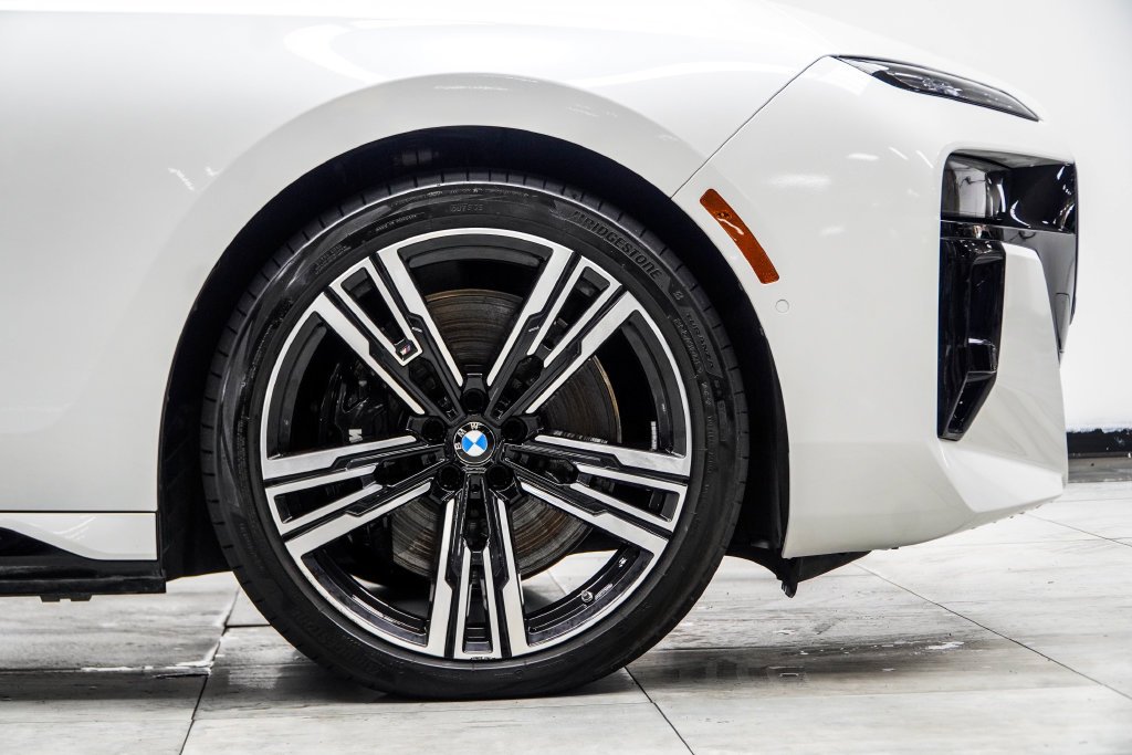 Used 2025 White BMW 750e xDrive image 13