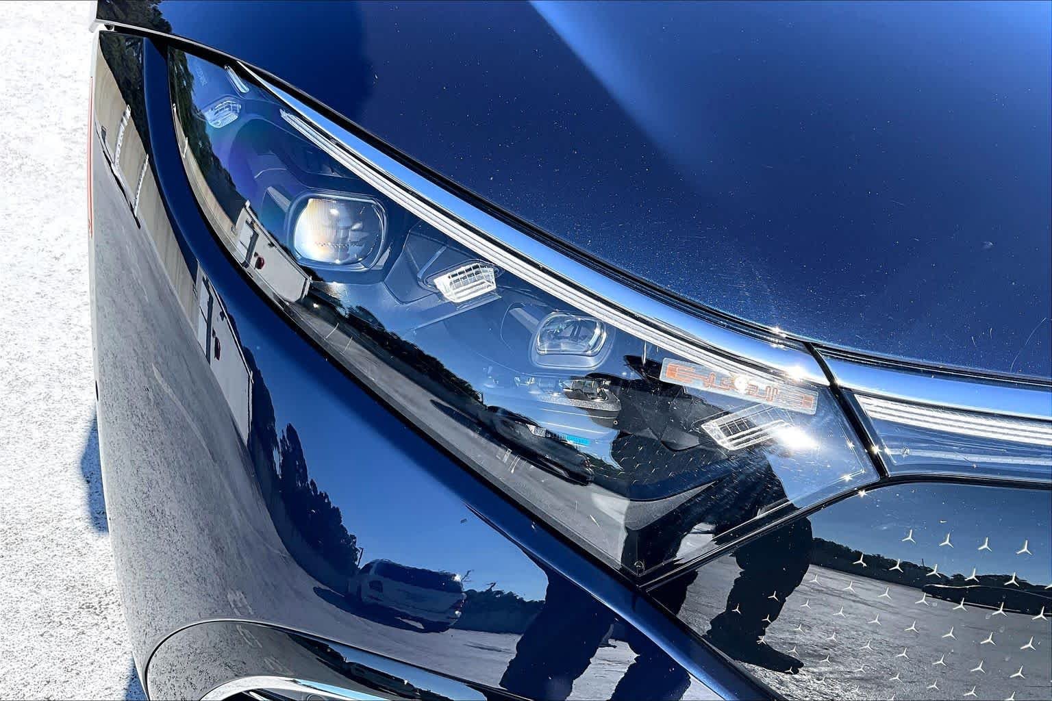 Used 2022 Nautical Blue Metallic Mercedes-Benz EQS 580 image 27