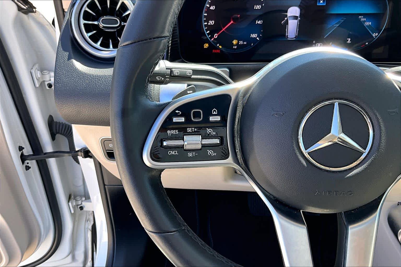 Used 2023 Polar White Mercedes-Benz GLB 250 image 22