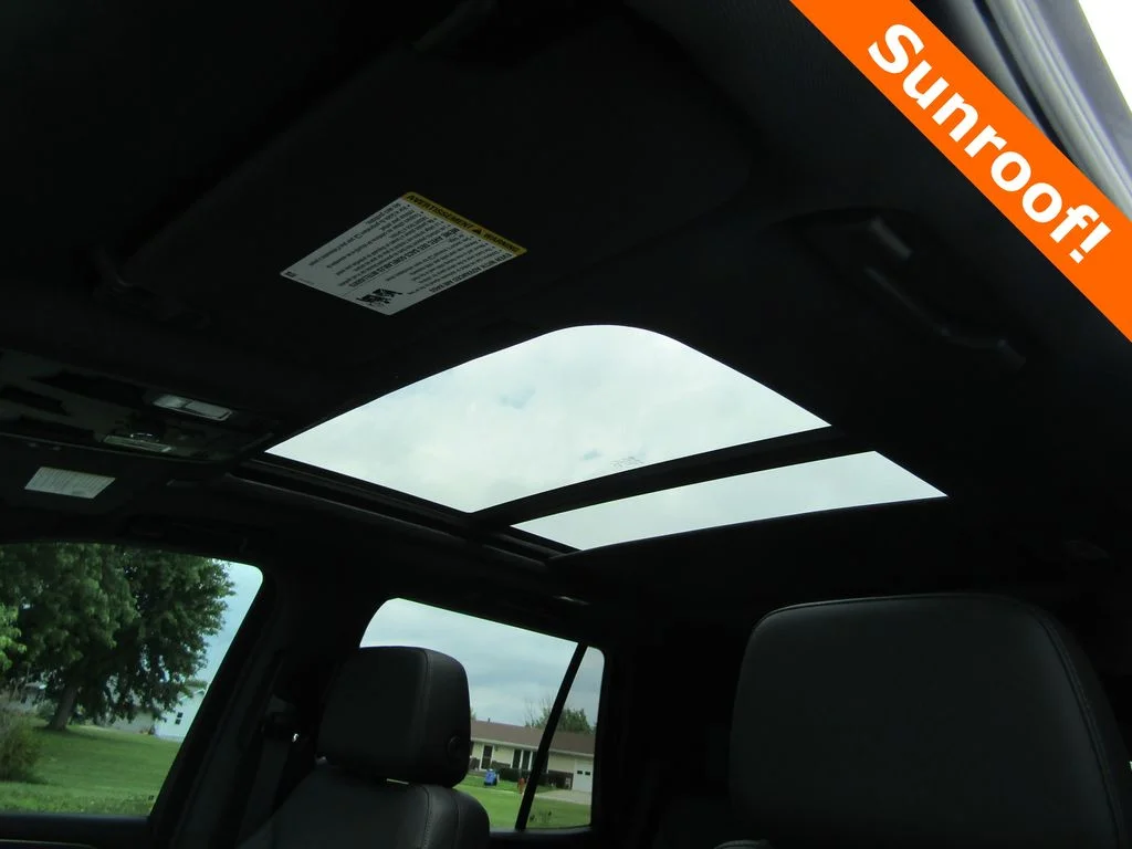 Used 2023 Black Chevrolet Z71 image 14