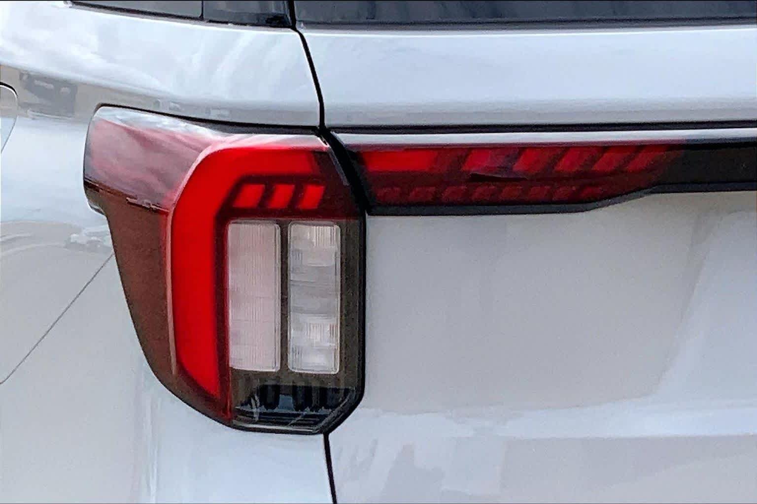New 2027 Avalanche Gray Ford ST-Line image 14