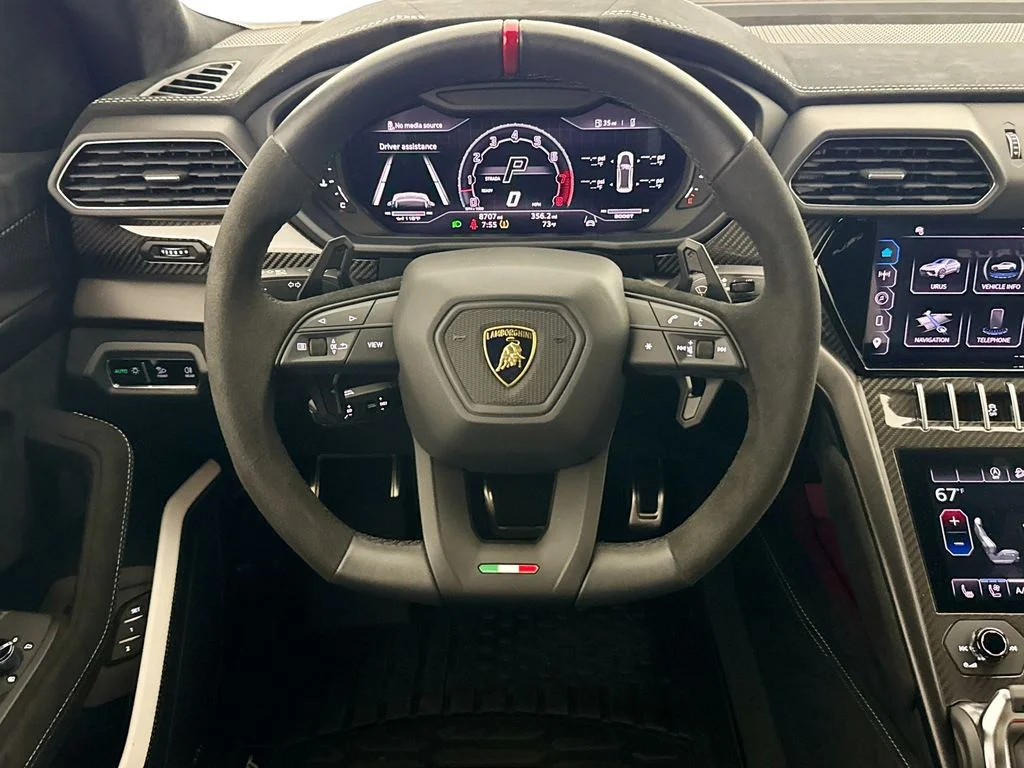 Used 2024 White Lamborghini Performante image 11