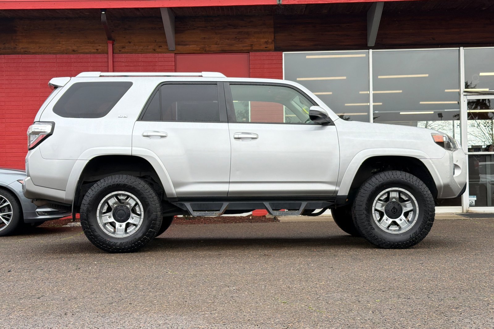 Used 2017 Silver Toyota SR5 image 3