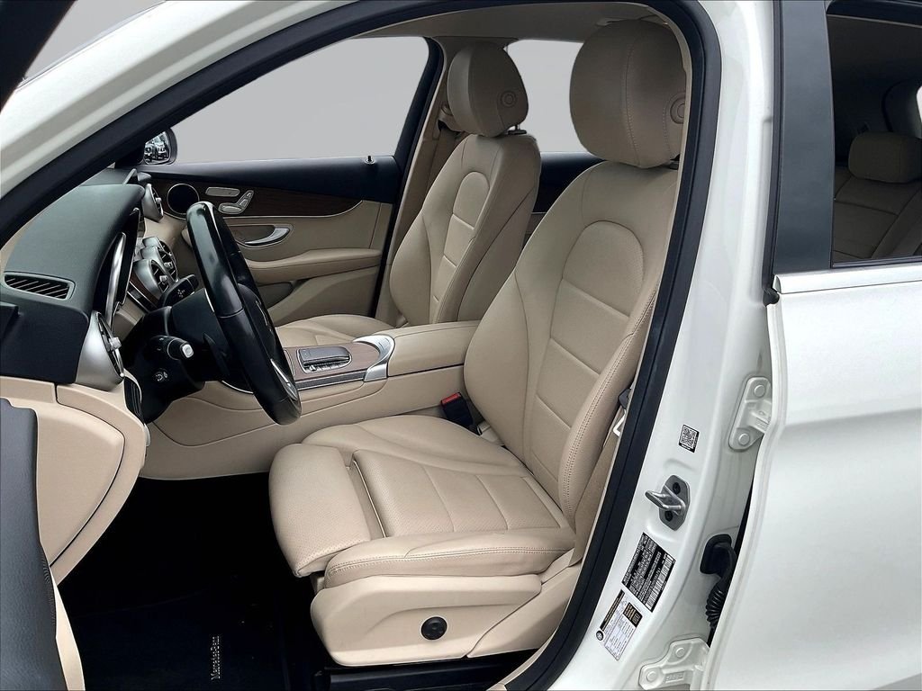Used 2022 White Mercedes-Benz GLC 300 image 21