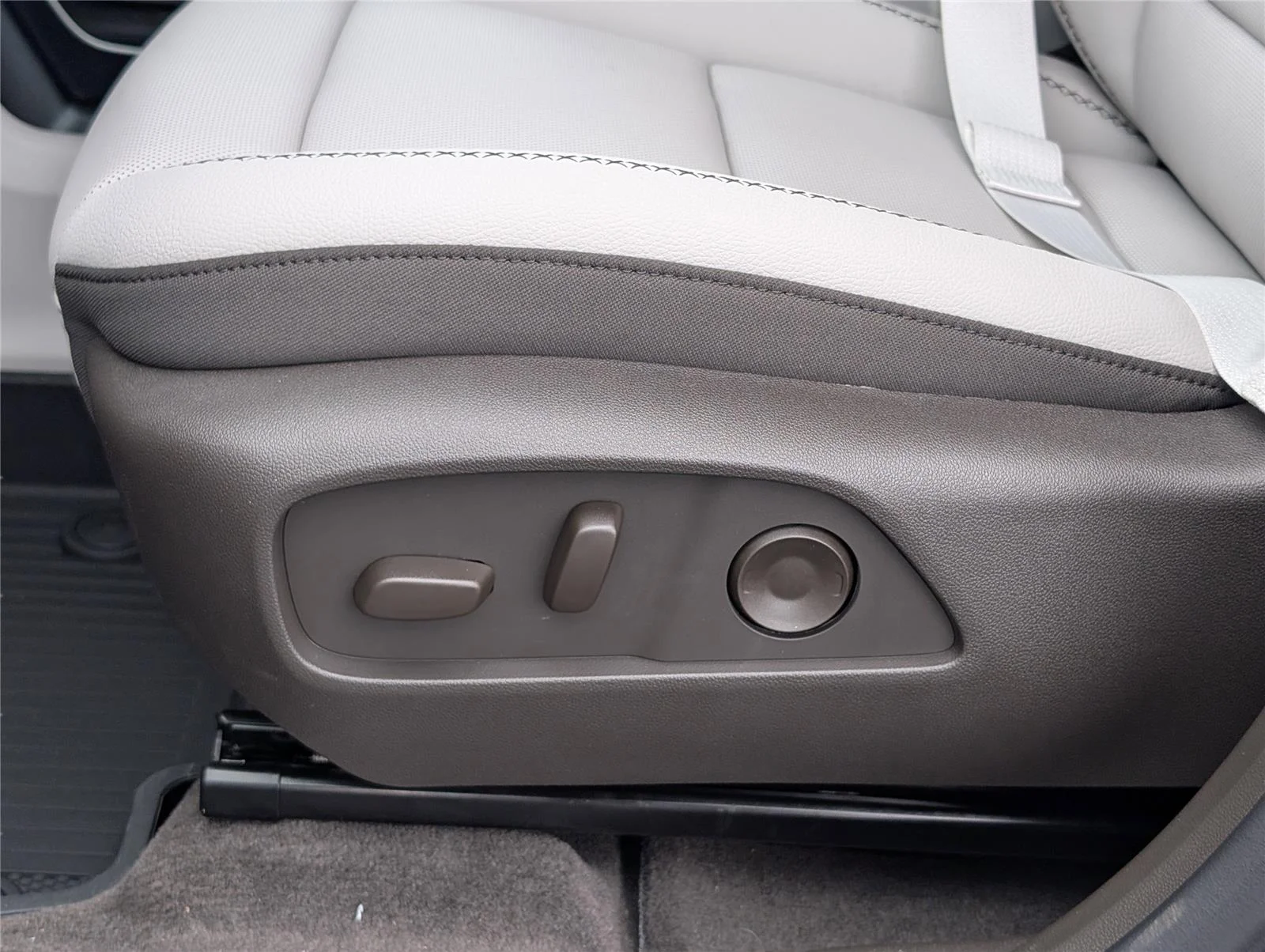 New 2026 Ebony Twilight Metallic GMC Denali image 29