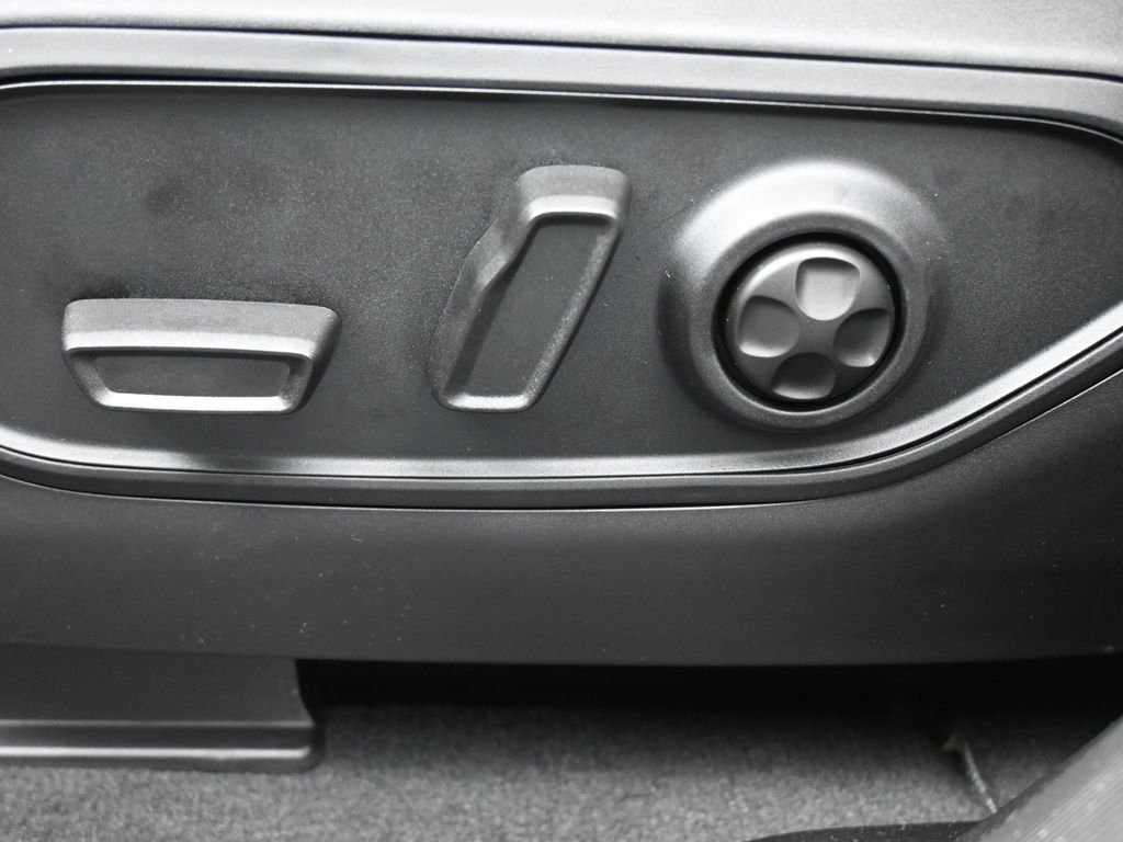 New 2025 Baltic Gray Metallic Clear-Coat Exterior Paint Jeep Altitude X image 33