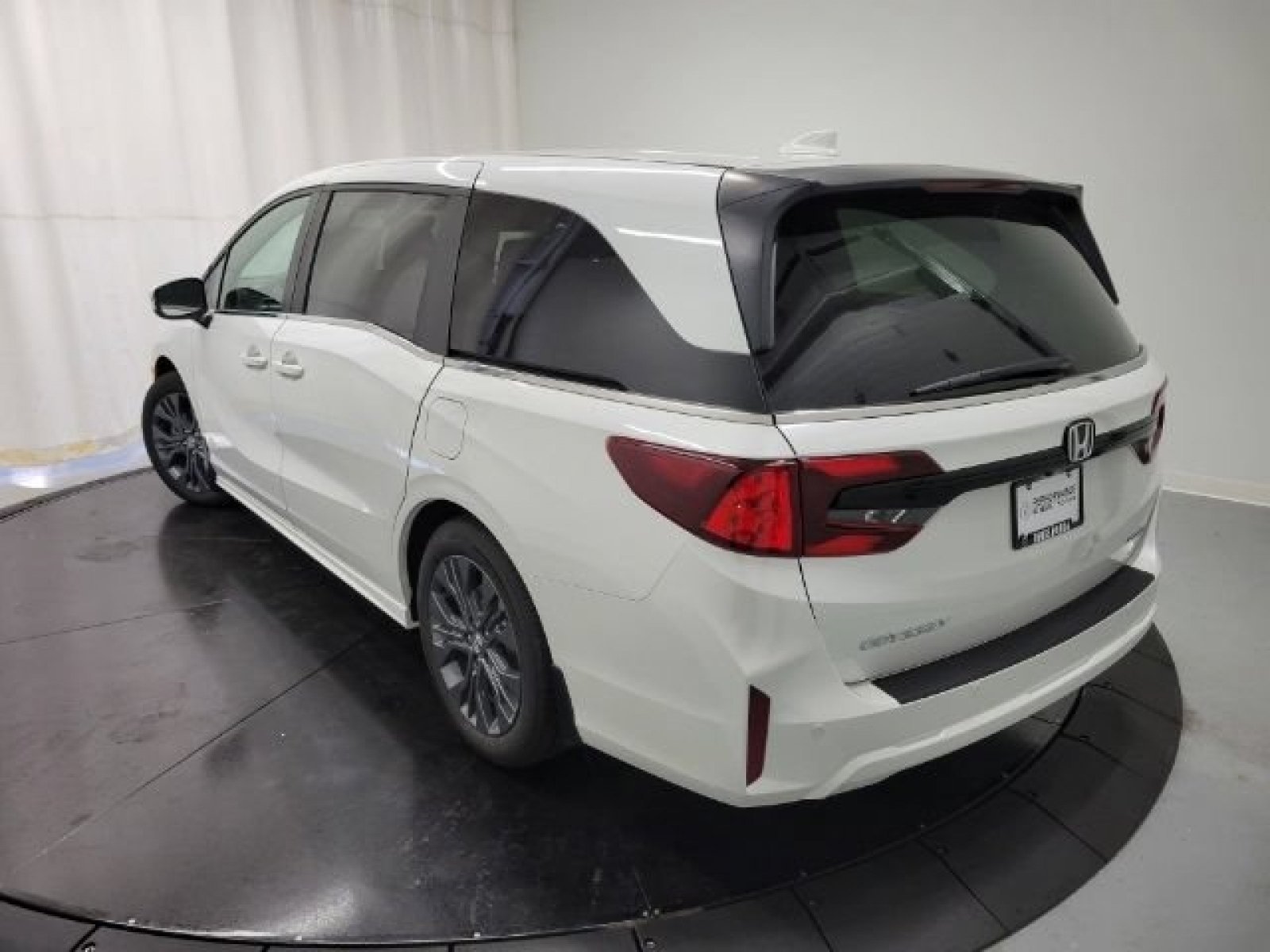 New 2026 Platinum White Pearl Honda Touring image 27