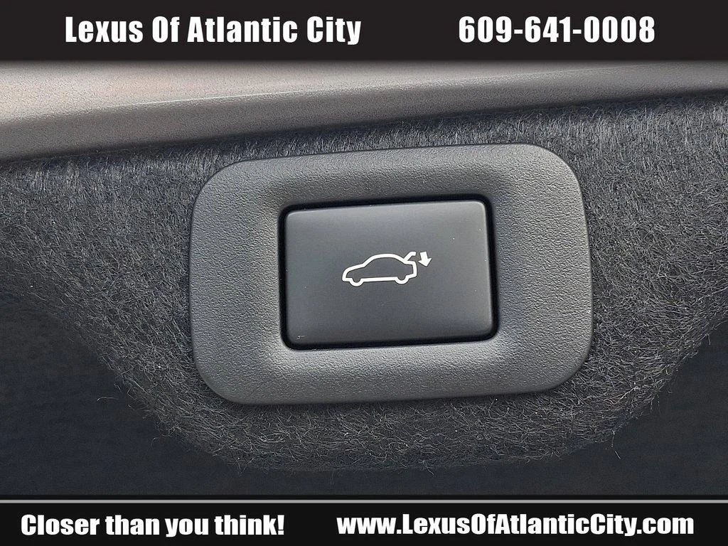 Certified Used 2025 Iridium Lexus ES 300h image 32