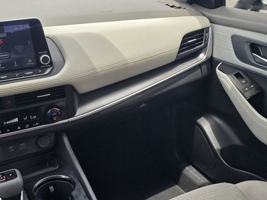Used 2023 White Nissan SV image 18