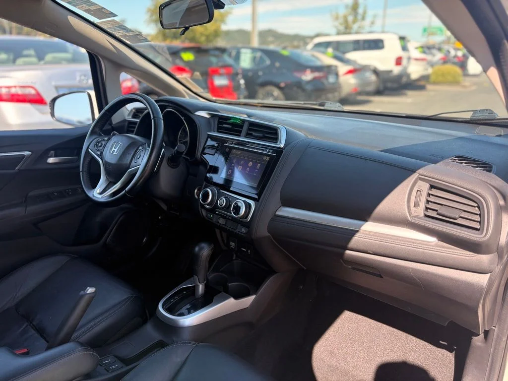 Used 2017 White Honda EX-L image 8