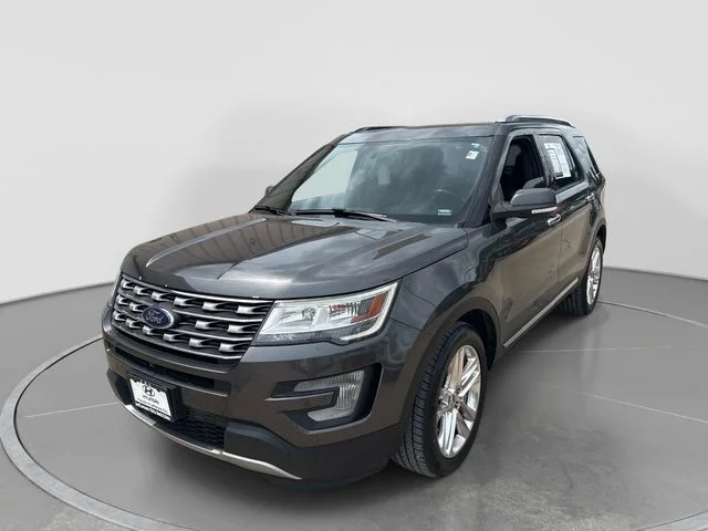 Used 2017 Gray Ford Limited image 4