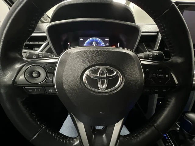 Used 2023  Toyota XLE image 11