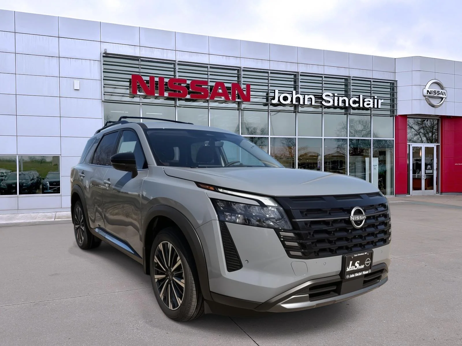 2026 Nissan Pathfinder Platinum 4WD's photo