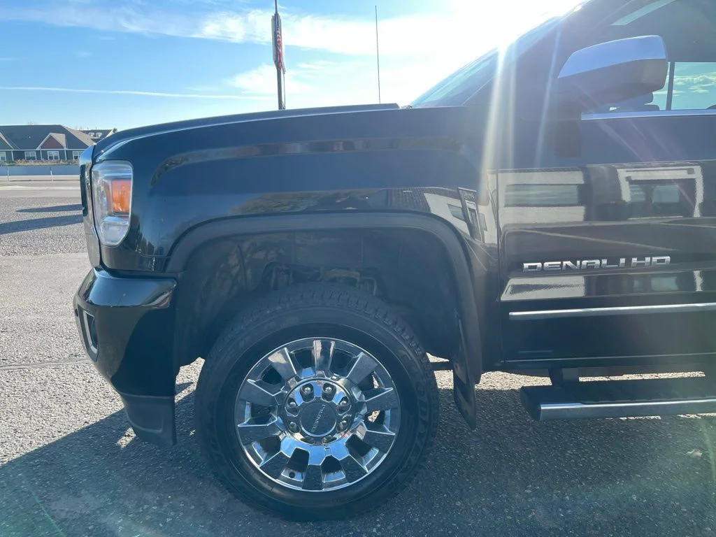 Used 2016 Black GMC Denali image 11